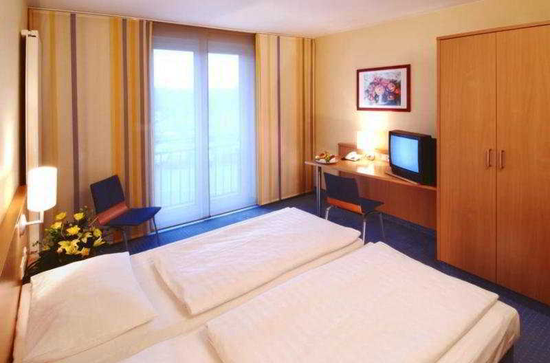 Elaya Hotel Wolfenbuettel Ehemals Rilano 24 7 Hotel 볼펜부텔 외부 사진